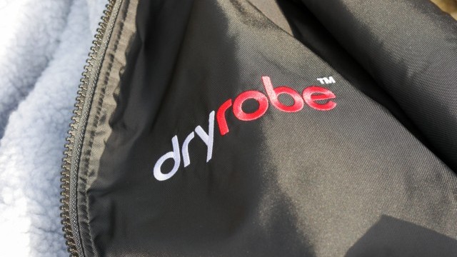 Wing Foiling, SUP and Surf Reviews - dryrobe Advance Long Sleeve 2025
