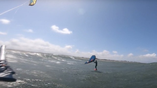 Cold Hawaii Klitmøller super fun Wingfoil & Kitesurfing