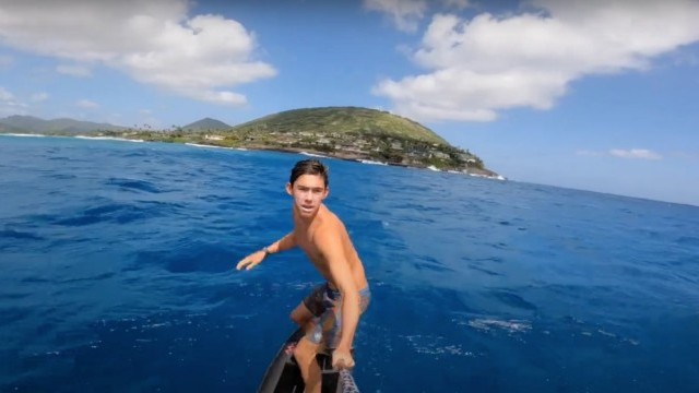 DOWNWIND FOILING IN HAWAII