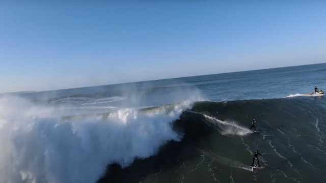 NAZARE Tow-Foiling Mission!!! - Court In The Act FREE RIDE Vlog