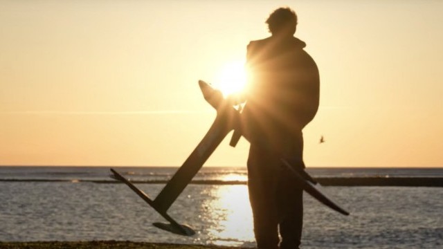 Welcome in the surf foil world with AFS