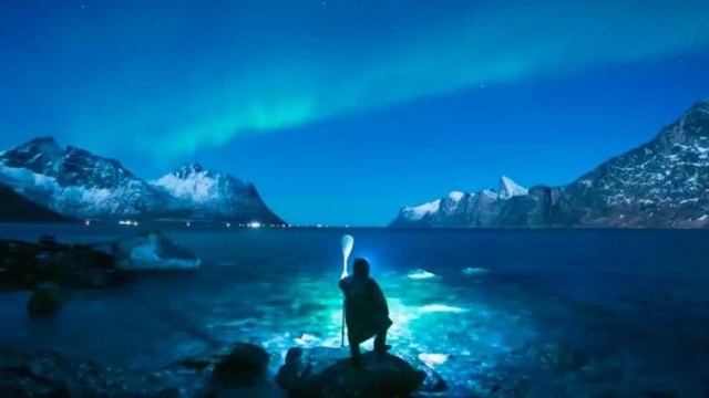 Stand Up Paddleboarding (SUP) Arctic Norway, Northern Lights