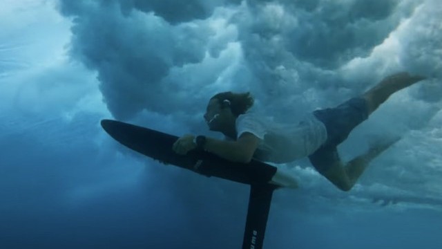 TAKUMA CHARGING HARD IN THE MALDIVES