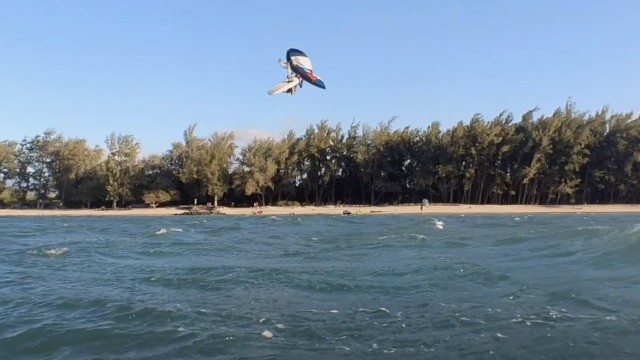 Wings make Cash fly high above Maui