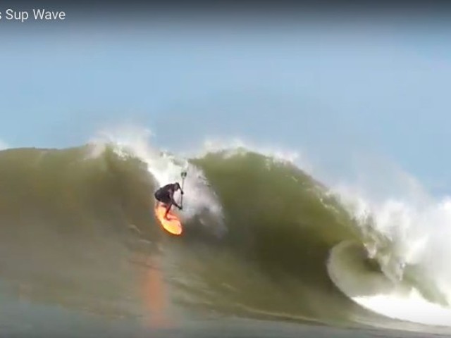 Lucas Medeiros Sup Wave