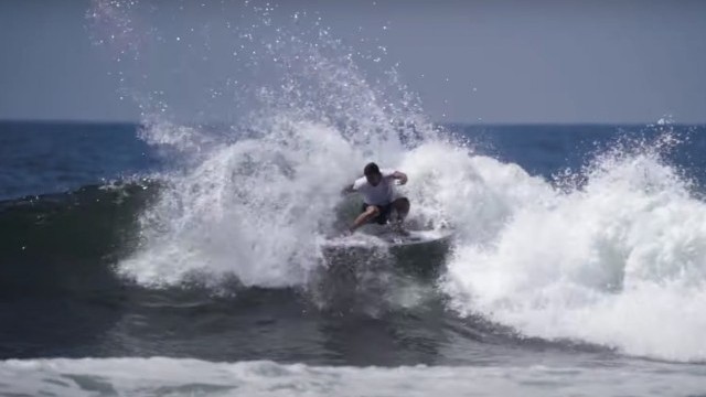 SURFING SICK WAVES IN EL SALVADOR, LATINE AMERICA
