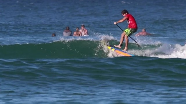 SUP Surfing Snapper Rocks