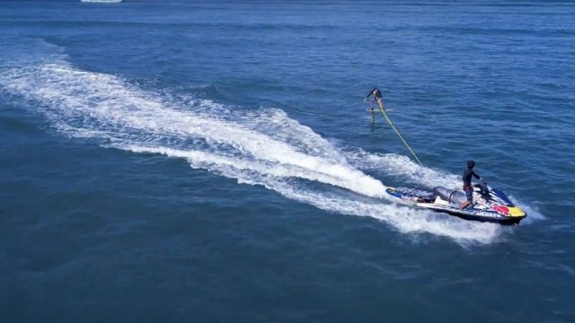 Kai Lenny takes Steve Aoki Foiling