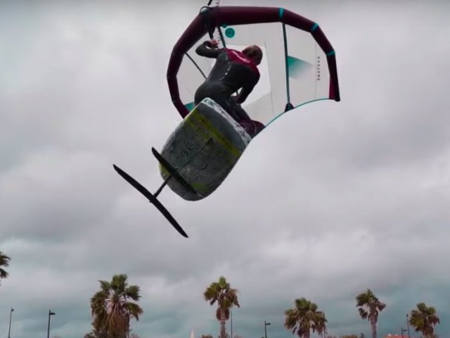 Wing Foil : How to Air Jibe [foiling tutorial]