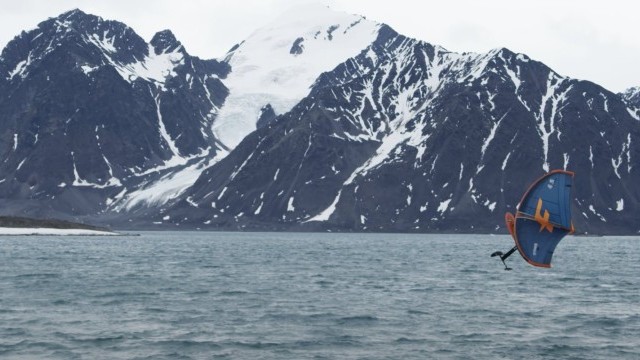 Manera - 79NORTH