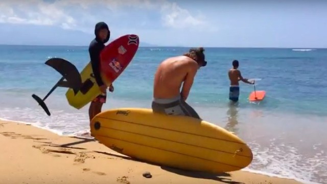 Back to Summer  Foilsurfing with Kai Lenny and Ian Gentil