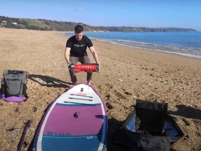 Red Shorts: How to roll your board - Ride