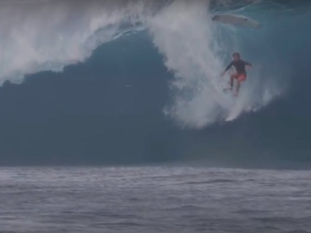 Crashes and Burns: Wipeouts at Silverbacks, Teahupoo and Pipe