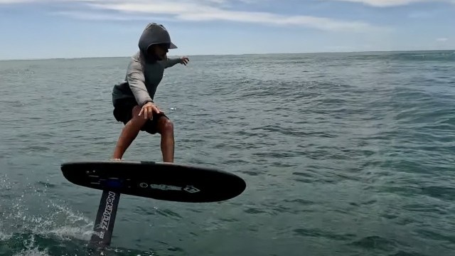 Surf Foiling Hummus Namotu Fiji