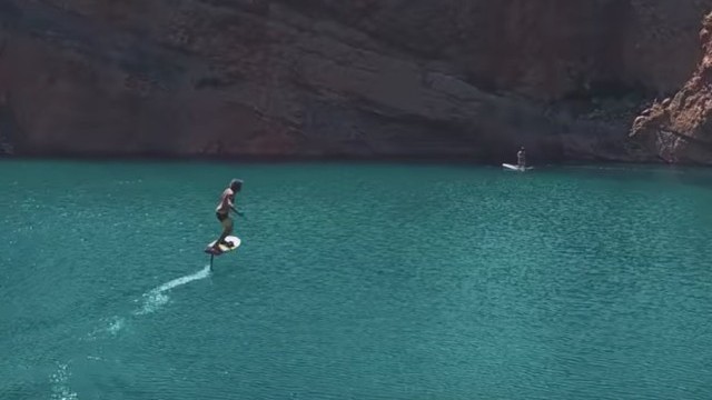 THE HOLE - Self propelled foil board