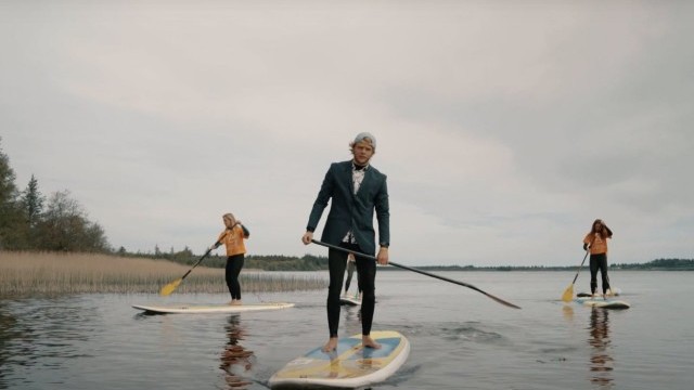 JEG HAR STARTET EN SURFSKOLE