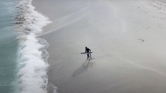 How To Beach Start on a Hydrofoil with Zane Schweitzer.