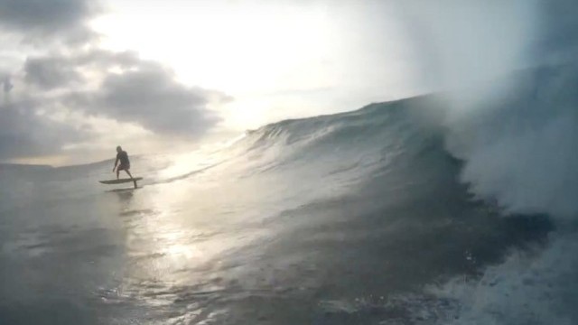 Tow In Foil Surfing - Jamie Mitchell and Konrad Bright on the North Shore