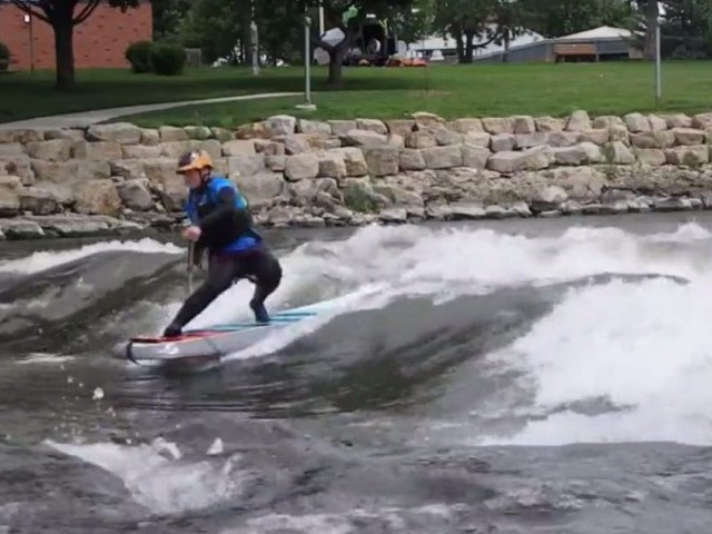 Werner Paddles-Hannah Ray, SUP river surfing in Iowa.