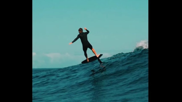 30 seconds of Surf Foiling with Trevor Sven Carlson