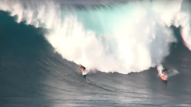 Jaws Peahi Maui Big Wave Surfing Wipeouts SONY 4K