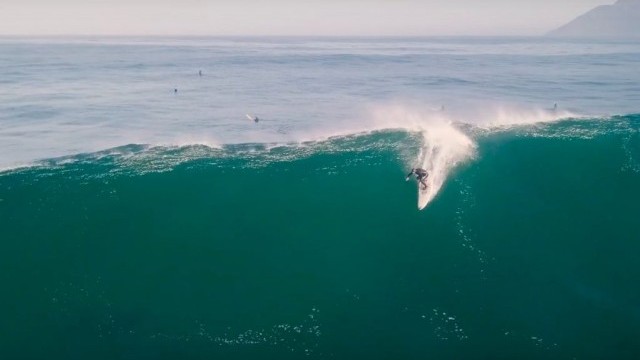 Riding Giants, Sunset Reef South Africa: Cape Cruizer