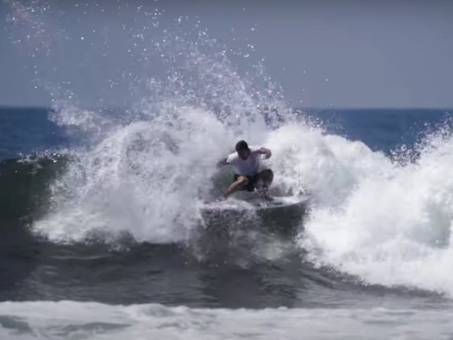 SURFING SICK WAVES IN EL SALVADOR, LATINE AMERICA