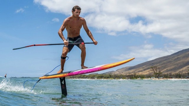 Fanatic Bee 2023 - SUP Surfing, SUP Foiling, Wing Foiling and Windsurf Foiling - Product Clip