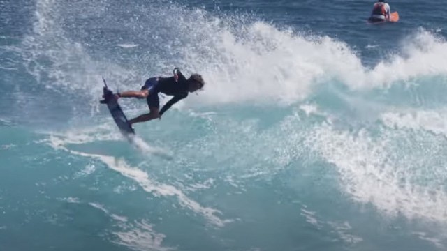 SURFING WITH OR WITHOUT STRAPS? // 20@20 Episode 2