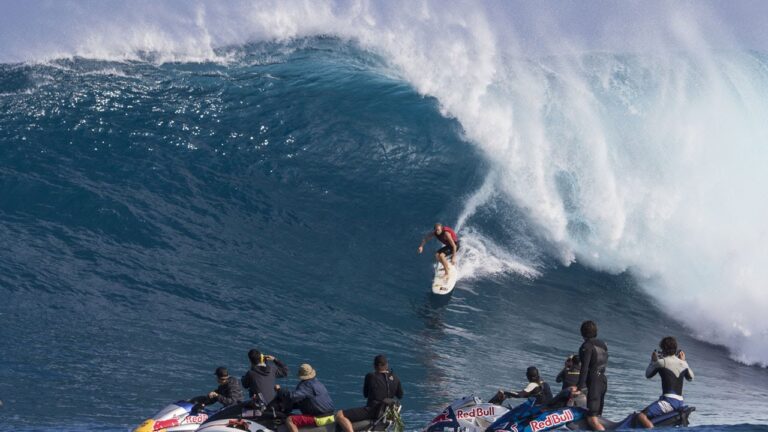 Who is JOB 6.0: Giant Jaws On Odd Boards | S5E3