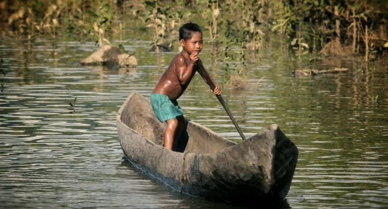 Colombia, South America: Stand Up Paddle