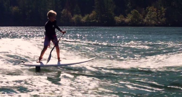 SUP Foil The Gorge with Connor Baxter, Jeffrey & Finn Spencer