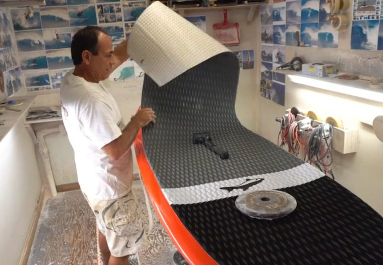 How to put a deck pad on a SUP