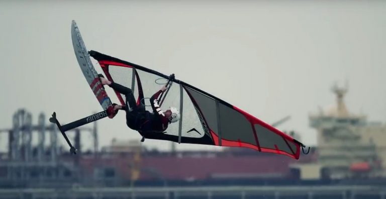 Foil windsurfing & Pollution