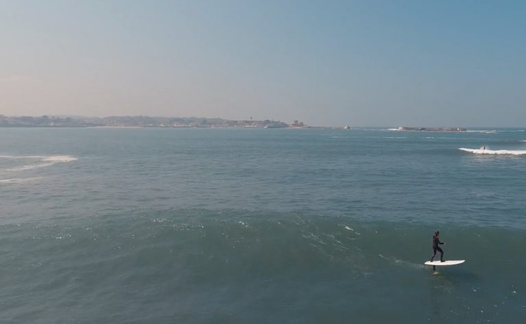 Strapless Stand Up Foil, vue d’un drone