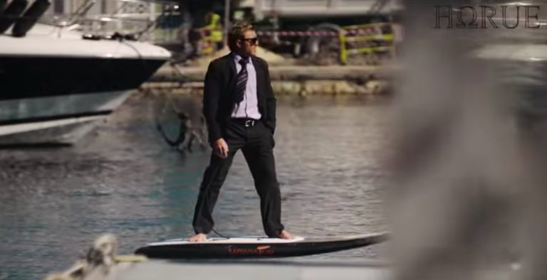 FLYING SURFBOARD - Electric SUP Foil in the city