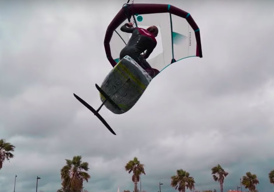 Wing Foil : How to Air Jibe [foiling tutorial]