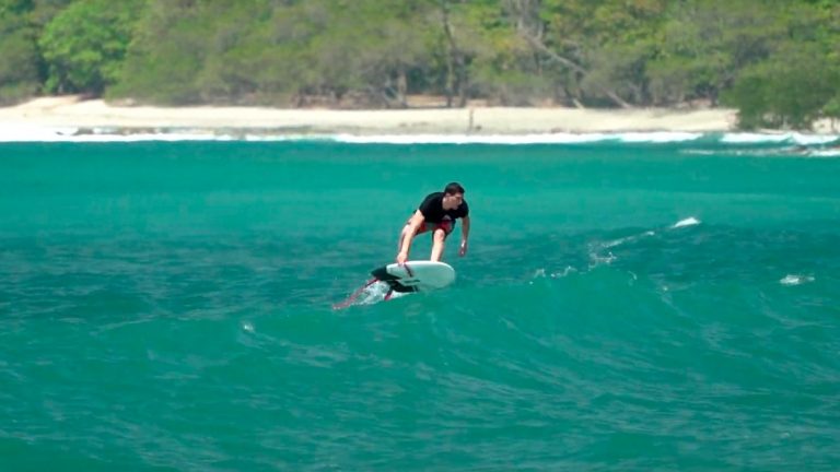 SURF FOILING : TROPICAL FEELINGS