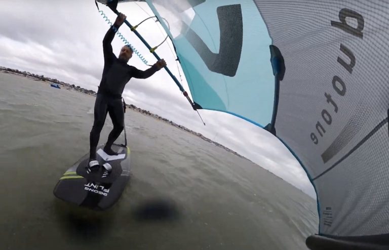 Wing foiling. Learning to Wing foil. Gong Slingshot Duotone Echo.