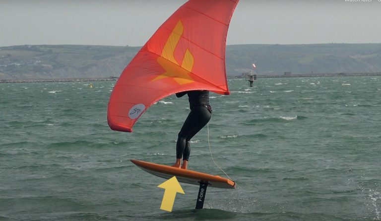 3 Key Wingfoiling Tips - Stance, Carving Gybes and the Foot Change