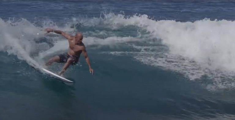 Kelly Slater disputa contra Kai Lenny e Tati Weston brincando no Foil | Arquivos do Tour | Canal OFF