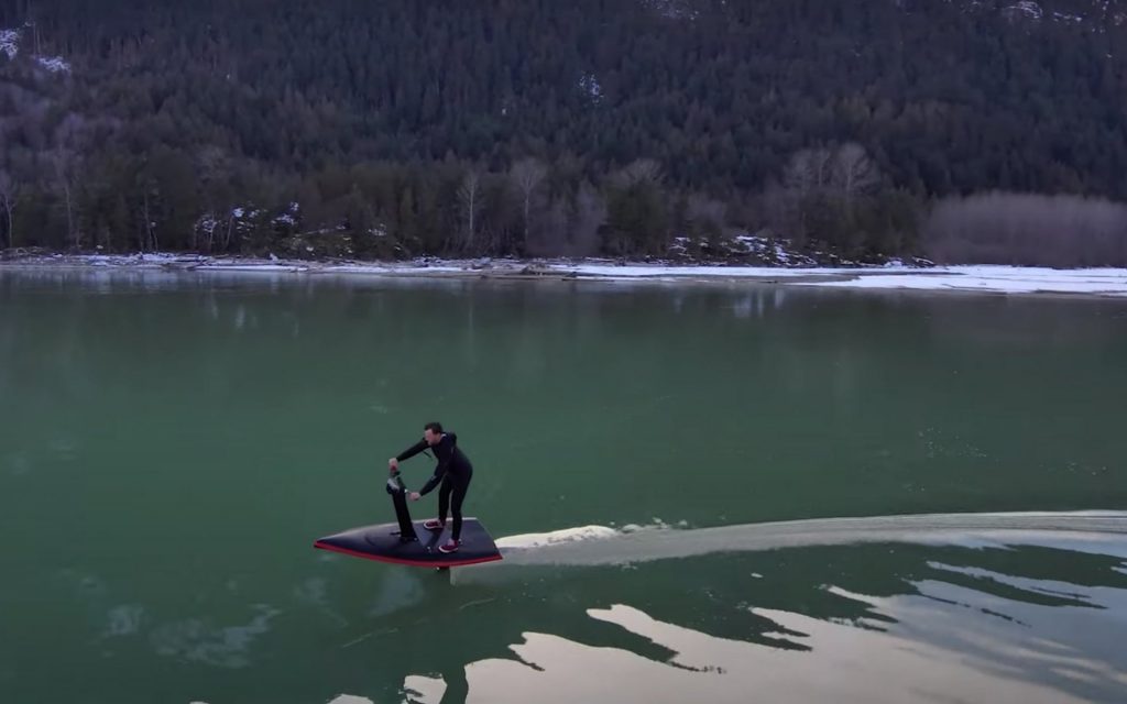The HydroFlyer In Action: High Speed Carves