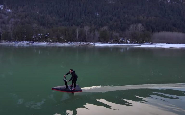 The HydroFlyer In Action: High Speed Carves
