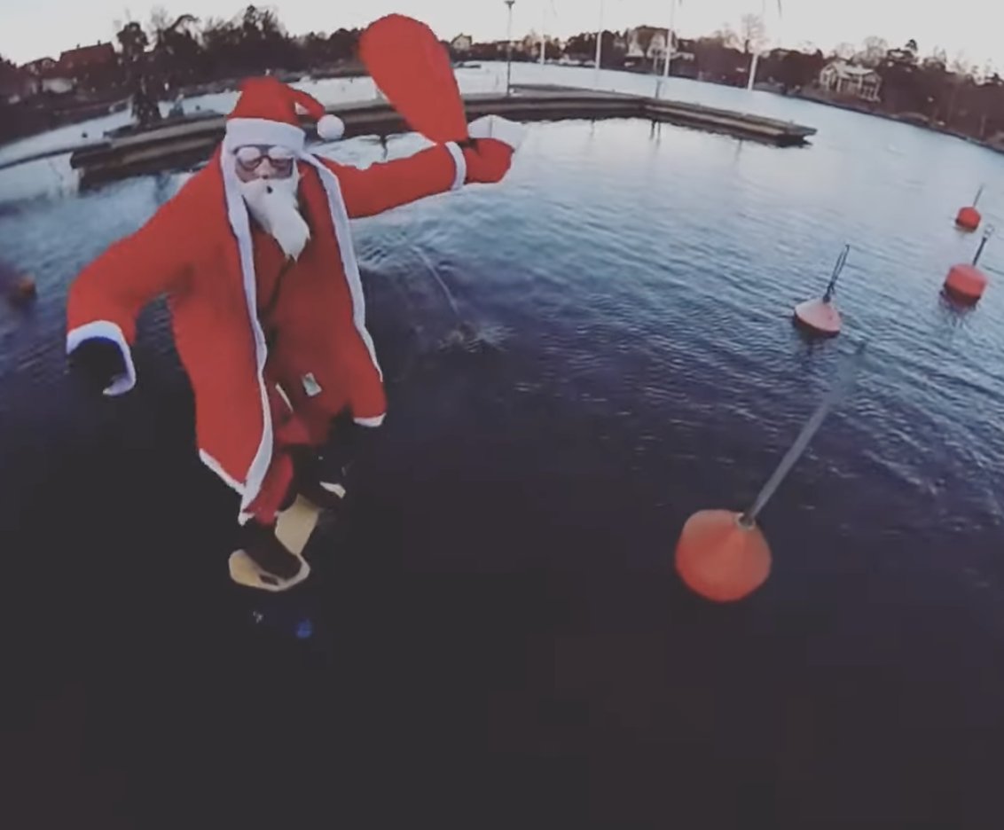 Santa is coming to Town via Joel Rang #loyaltothefoil #fonefoil