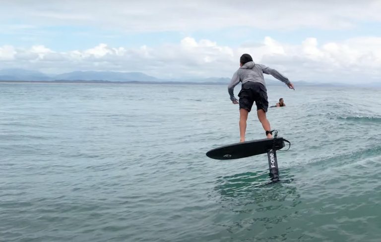 Hydrofoil Wategos Byron Bay - Surf Foil Action