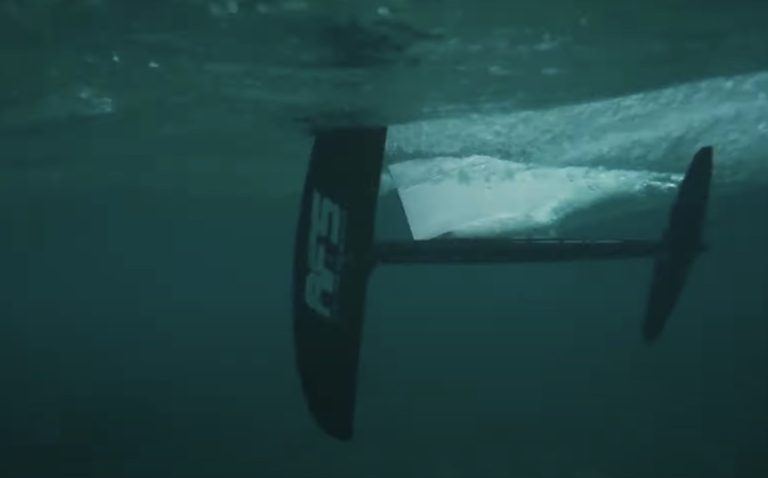 AFS - Wingfoil in Moorea : Jumping into heaven with Swan Habelt & Raipoe Chapelier