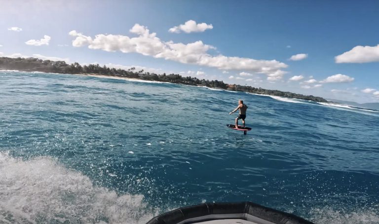 SURFING & FOILING in CABARETE - Court In The Act FREE RIDE vlog