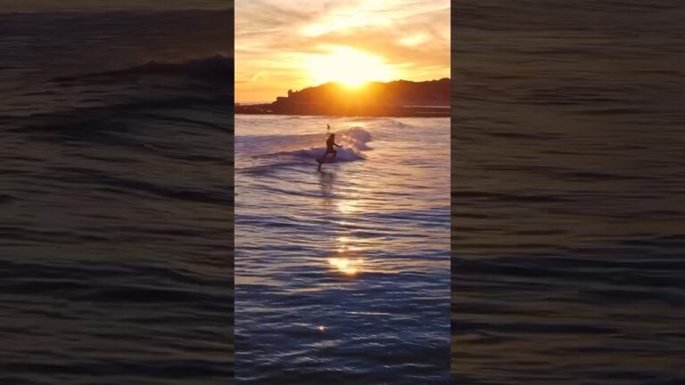 Epic light makes my sessions 200 times better! #surf #fyp #beach #2024 #foil #surffoil #casa