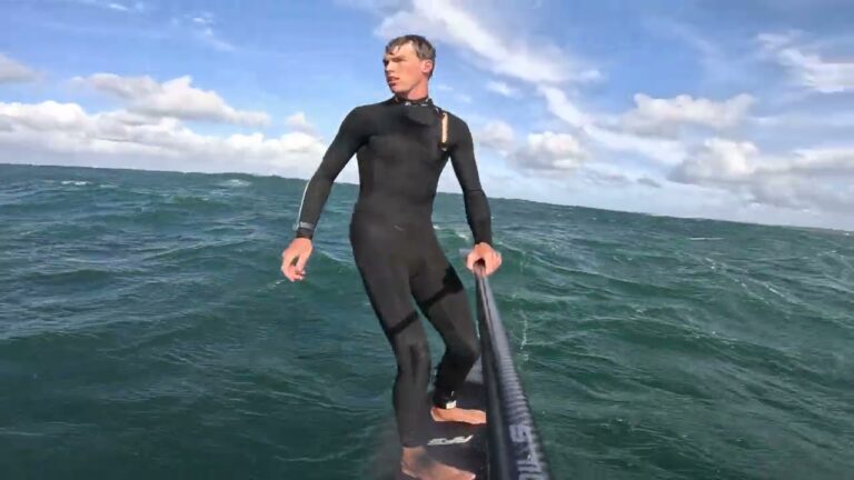 Mental SUP foil downwinder (mega swell)