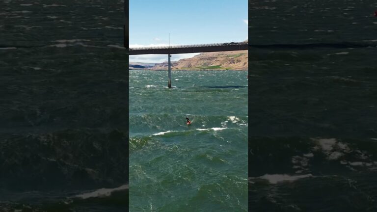 COLUMBIA RIVER GOES OFF! FOILING XL RIVER WAVES